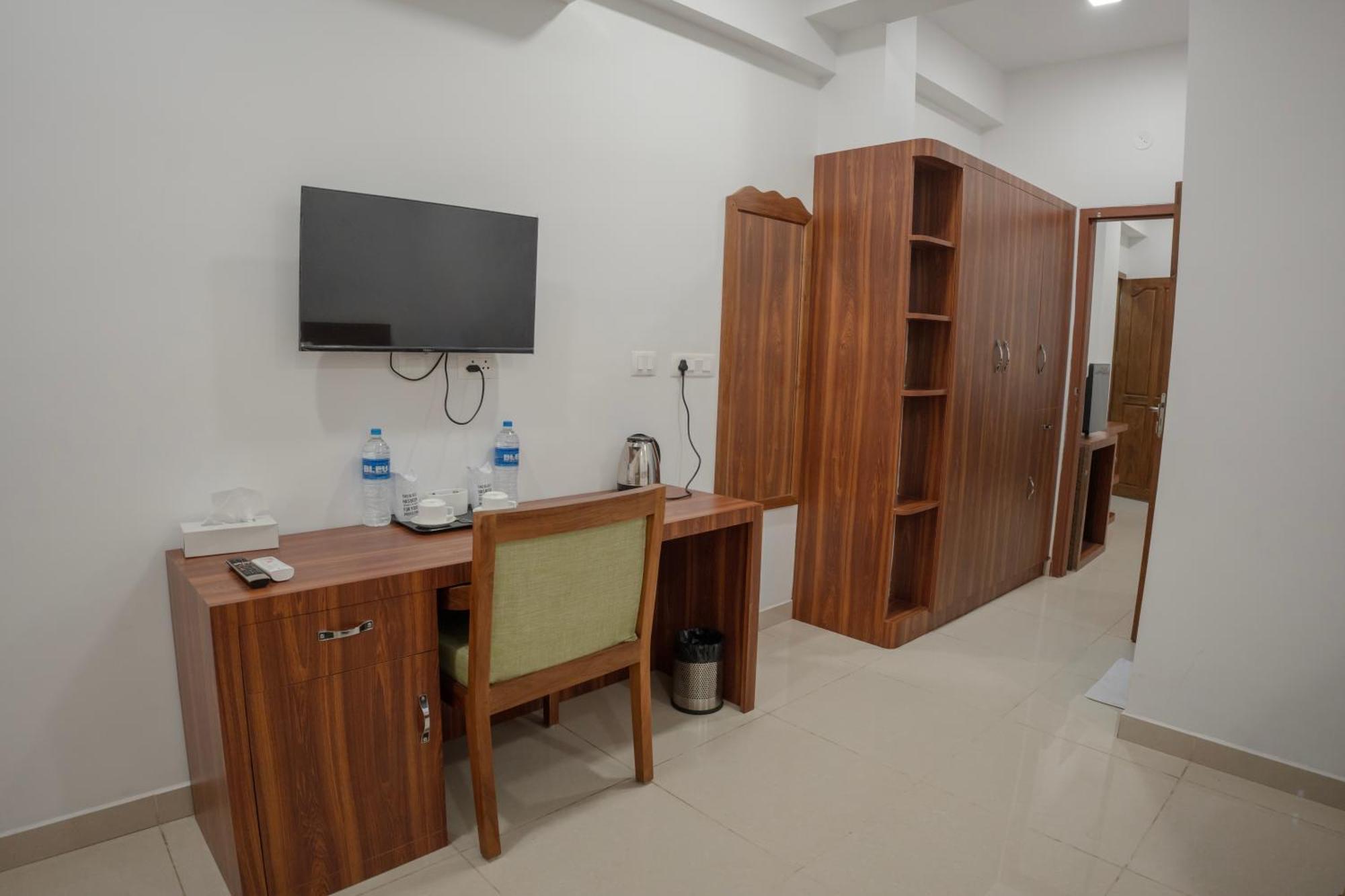 Daffodils Luxury Airport Suites Kochi Exterior foto