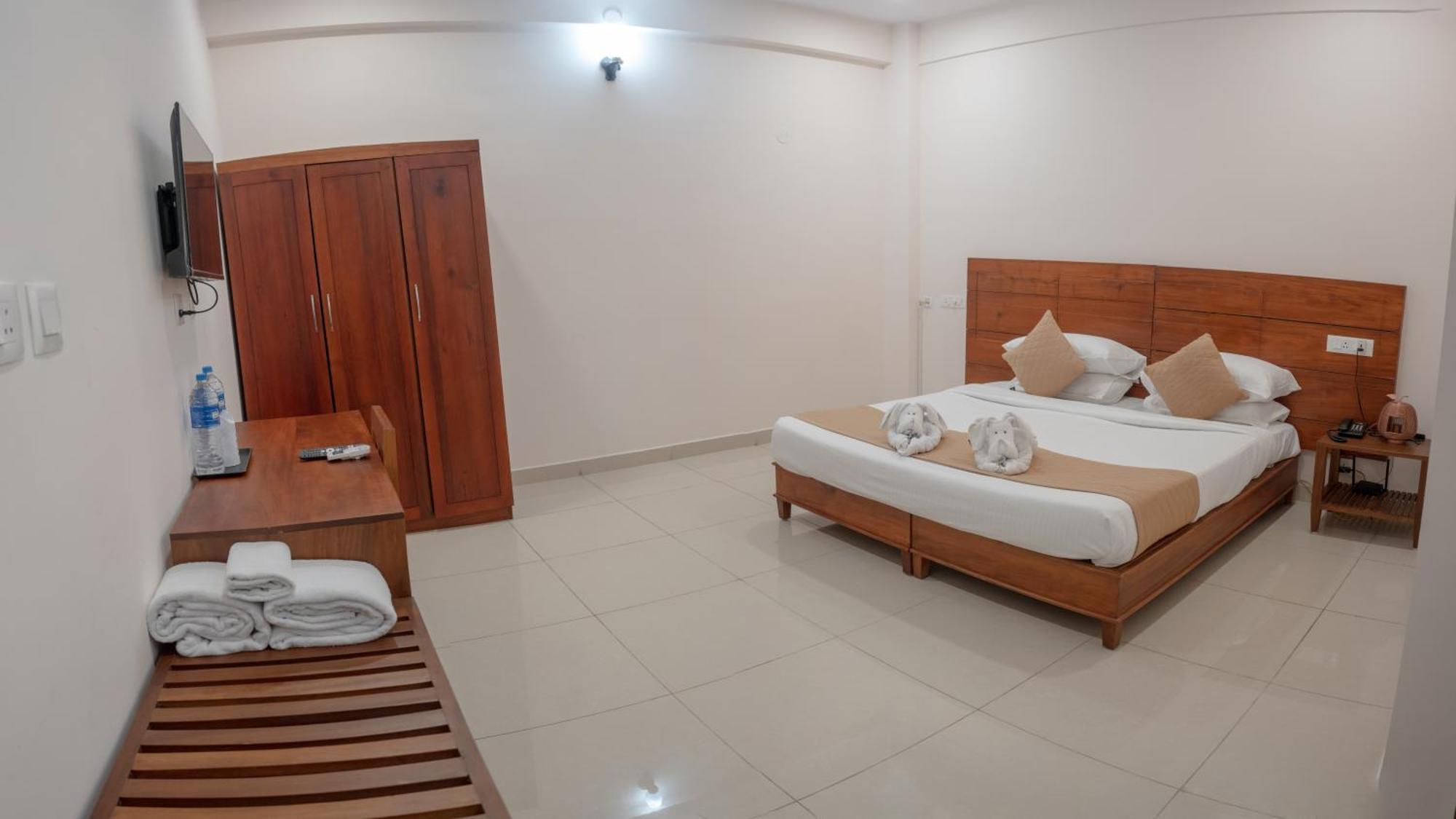 Daffodils Luxury Airport Suites Kochi Exterior foto