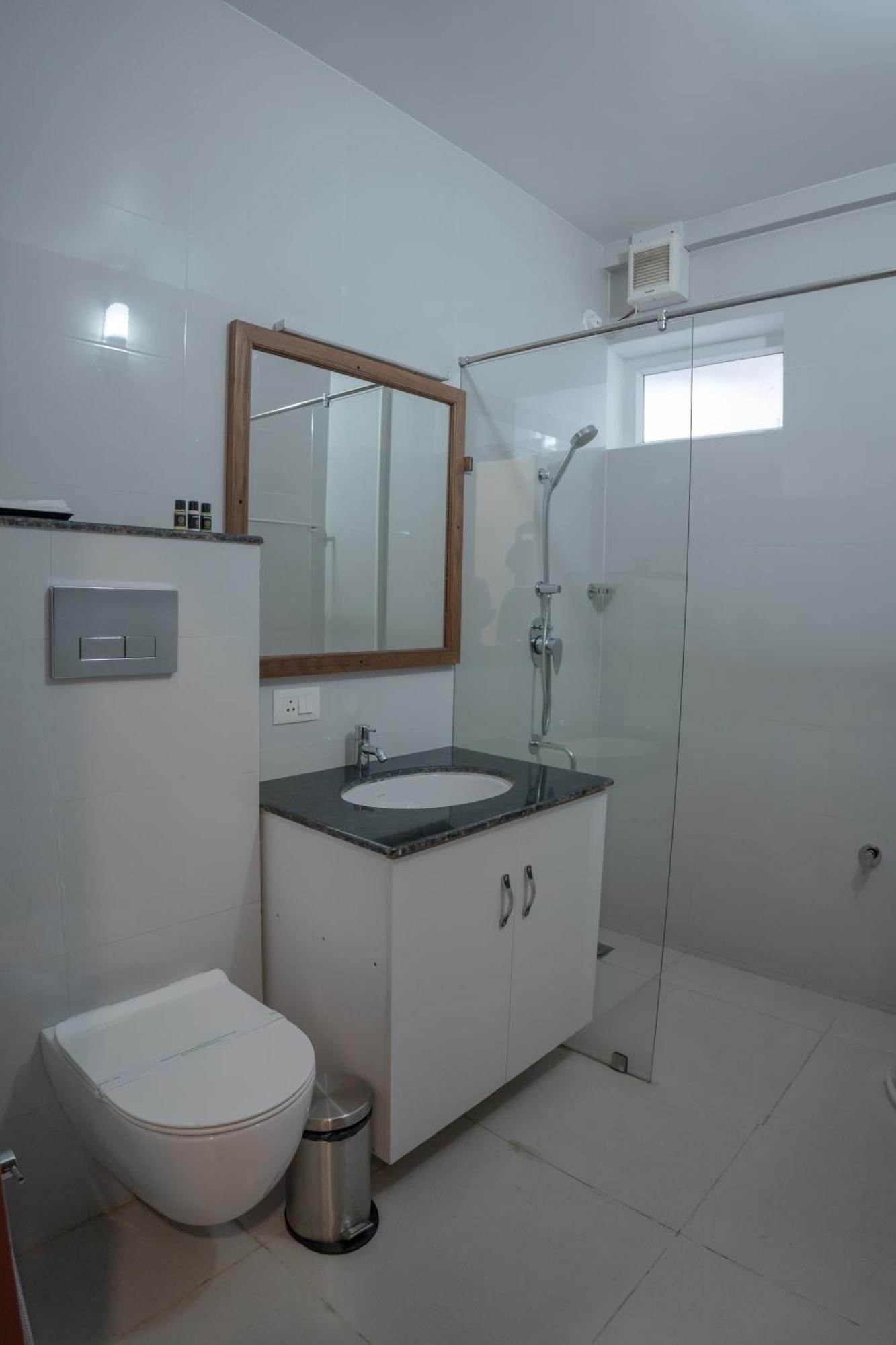 Daffodils Luxury Airport Suites Kochi Exterior foto
