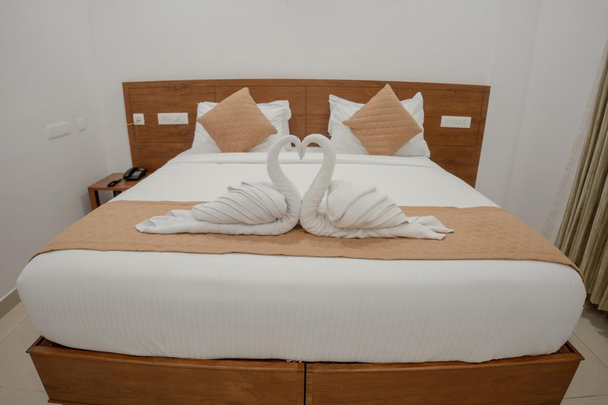 Daffodils Luxury Airport Suites Kochi Exterior foto